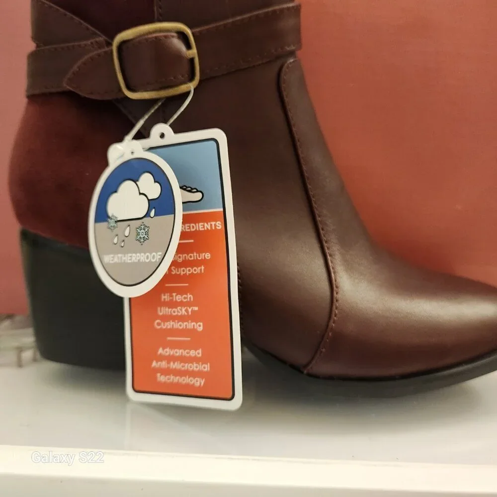 Aetrex Rebecca Boots. Color: Burgundy. NIB. Size EU 36/US 6-6.5